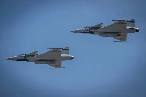 В Угорщині викрали Cessna 172: пілот летів до АЕС «Пакш», його перехопили Gripen