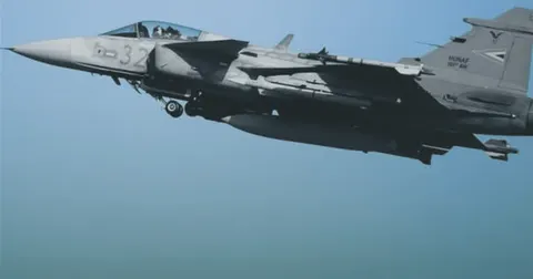 В Угорщині перехопили викрадений літак, який летів до АЕС